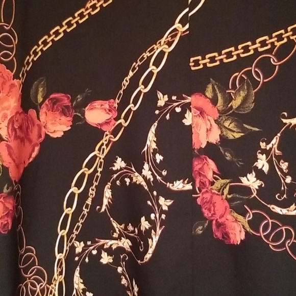 Bold Elements chained roses cold shoulder top - Picture 3 of 7